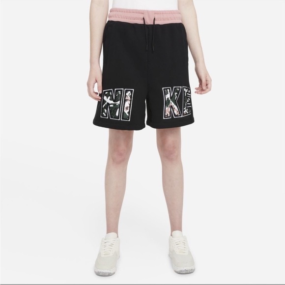 🆕 Nike Spell Out Fleece Black Pink Splatter Camo Oversized Shorts Women’s M - Picture 2 of 14